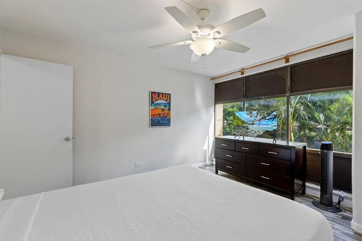 Kahana Villa F208- Ocean View Spacious 2 Bedroom Across From Beach 라하이나 0*,  미국