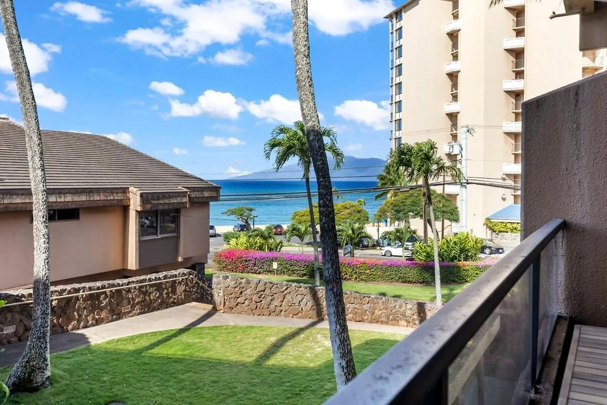 Kahana Villa F208- Ocean View Spacious 2 Bedroom Across From Beach 라하이나